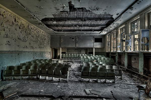 abandoned-cinema